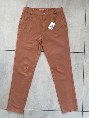 Leichte Damen Hose von NILE. Gr. S+ (38) NEU. Tapered long.